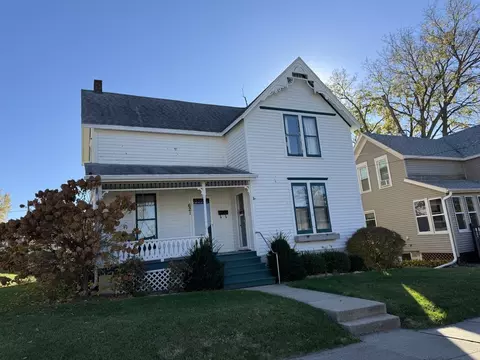 621 E Garden St, Freeport, IL 61032