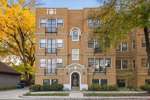 845 Pleasant St #3E, Oak Park, IL 60302