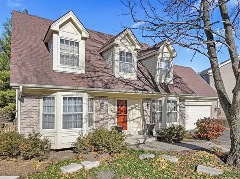 27 W154 Chartwell Dr, Winfield, IL 60190