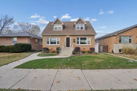 7652 W Catalpa Ave, Chicago, IL 60656