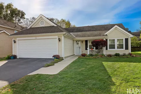 566 Greenbay Ct, Lake Zurich, IL 60047