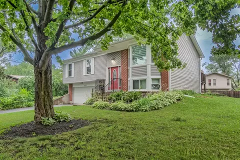220 Falcon Ridge Way, Bolingbrook, IL 60440