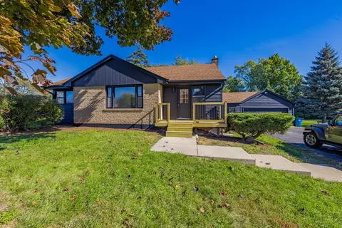 2 N579 Bloomingdale Rd, Glendale Heights, IL 60139