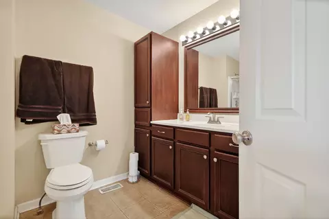 Bath - 671 River Mill Pkwy, Wheeling, IL 60090 photo 3 of 8