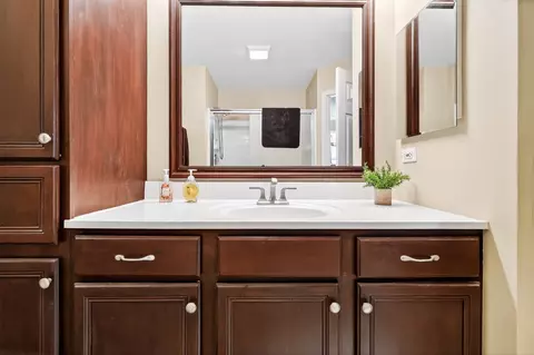 Bath - 671 River Mill Pkwy, Wheeling, IL 60090 photo 4 of 8