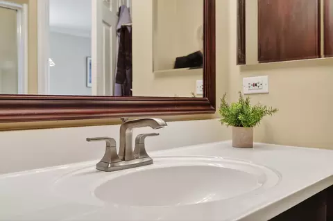 Bath - 671 River Mill Pkwy, Wheeling, IL 60090 photo 5 of 8