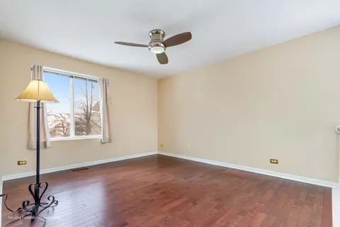 Living - 1141 Delta Ct, Elgin, IL 60123 photo 15 of 17