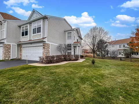Exterior - 1141 Delta Ct, Elgin, IL 60123 photo 2 of 6