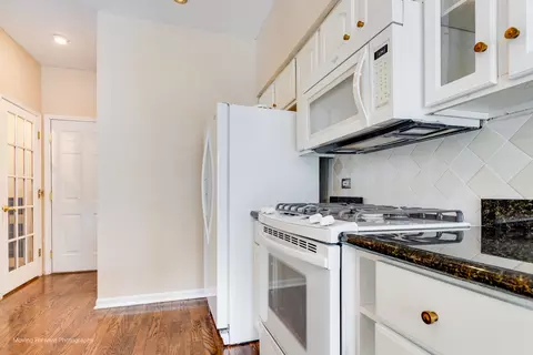 Kitchen - 1141 Delta Ct, Elgin, IL 60123 photo 5 of 5