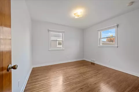 Bedroom - 425 Ingleside Ave, Aurora, IL 60506 photo 2 of 2