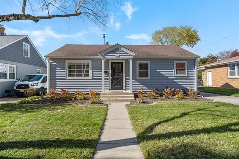 Exterior - 425 Ingleside Ave, Aurora, IL 60506 photo 2 of 4