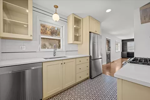 Kitchen - 425 Ingleside Ave, Aurora, IL 60506 photo 2 of 2