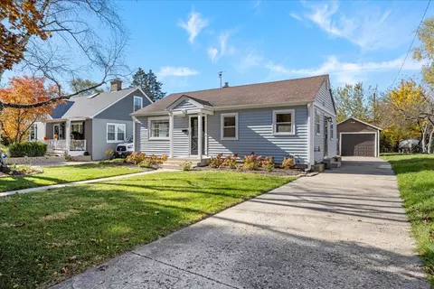 425 Ingleside Ave, Aurora, IL 60506