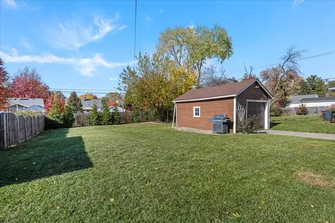 Exterior - 425 Ingleside Ave, Aurora, IL 60506 photo 4 of 4