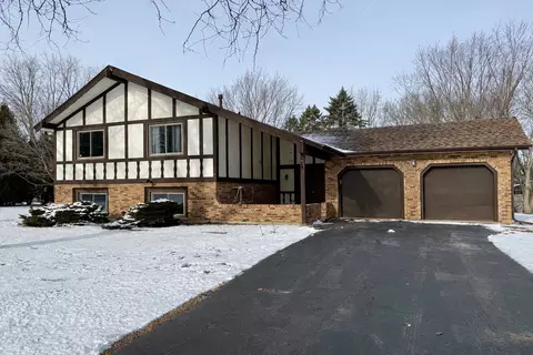 4 N522 Faireno Dr, Elburn, IL 60119