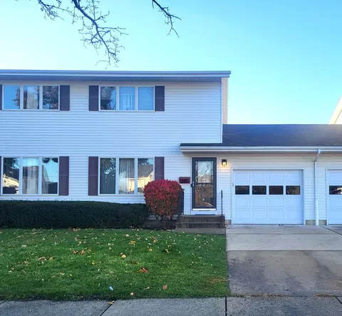 434 Exchange St #2, Sycamore, IL 60178
