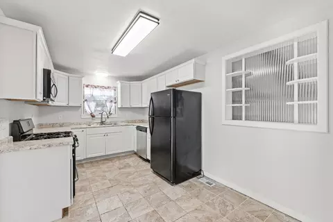 Kitchen - 302 Flora Dr, Champaign, IL 61821 photo 1 of 3