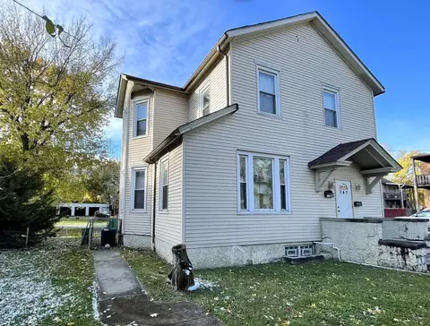 347 Pine St, Joliet, IL 60435