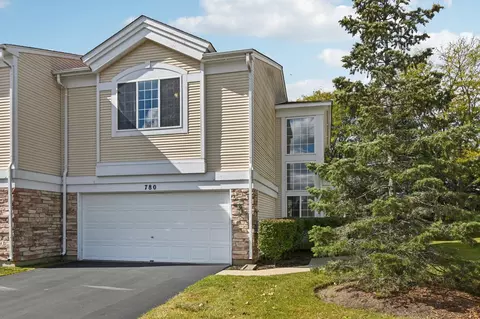 780 Mesa Dr #780, Elgin, IL 60123 photo 2