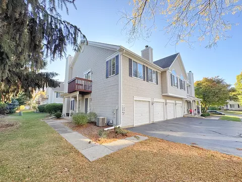 1236 Sandhurst Ln #1236, South Elgin, IL 60177