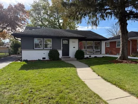 1301 Lois Ave, Park Ridge, IL 60068