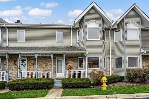 109 Meadowlark Dr #109, Countryside, IL 60525