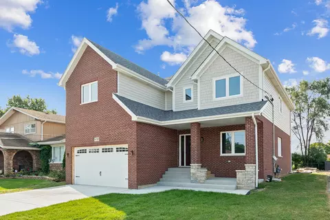 6705 W 91st Pl, Oak Lawn, IL 60453