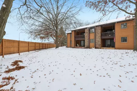 Exterior - 655 Waverly Dr #C, Elgin, IL 60120 photo 4 of 4