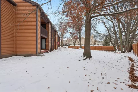Exterior - 655 Waverly Dr #C, Elgin, IL 60120 photo 3 of 4