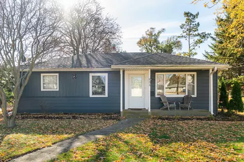 934 E Garden St, Dekalb, IL 60115