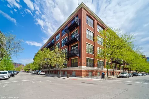 1040 W Adams St #226, Chicago, IL 60607