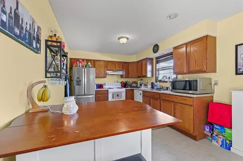 Kitchen - 707 Country View Dr, Philo, IL 61864 photo 3 of 3