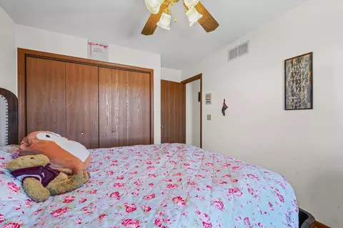 Bedroom - 707 Country View Dr, Philo, IL 61864 photo 4 of 9