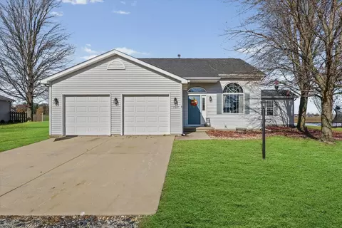 Exterior - 707 Country View Dr, Philo, IL 61864 photo 1 of 2