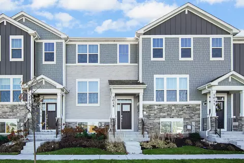 1015 Atterberg Rd, South Elgin, IL 60177