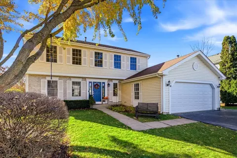 41 Whispering Dr, Streamwood, IL 60107