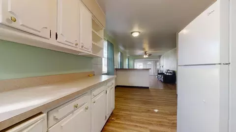 Kitchen - 915 Morgan St, Normal, IL 61761 photo 2 of 5