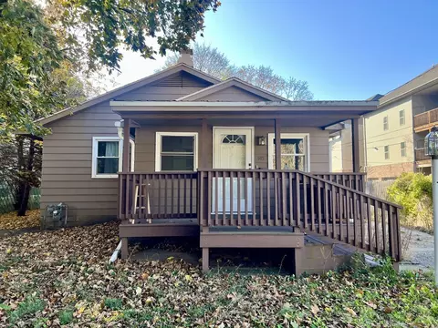 Exterior - 915 Morgan St, Normal, IL 61761 photo 3 of 7
