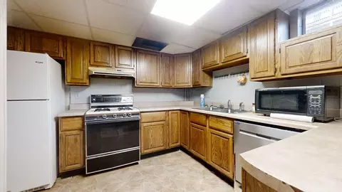 Kitchen - 915 Morgan St, Normal, IL 61761 photo 4 of 5