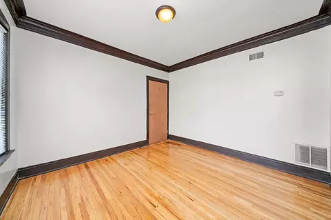 Living - 815 W 76th St, Chicago, IL 60620 photo 2 of 8