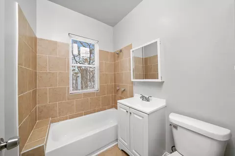 Bath - 815 W 76th St, Chicago, IL 60620 photo 2 of 2