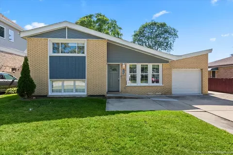 4325 Adeline Dr, Oak Lawn, IL 60453