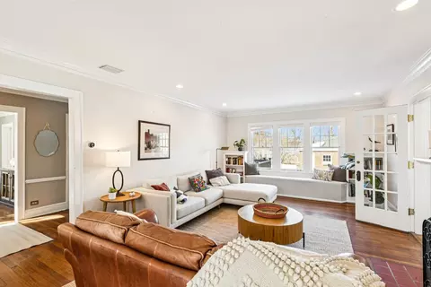 Living - 1115 Colfax St, Evanston, IL 60201 photo 2 of 9