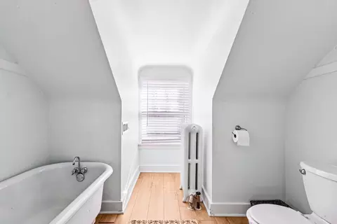 Bath - 1115 Colfax St, Evanston, IL 60201 photo 5 of 8