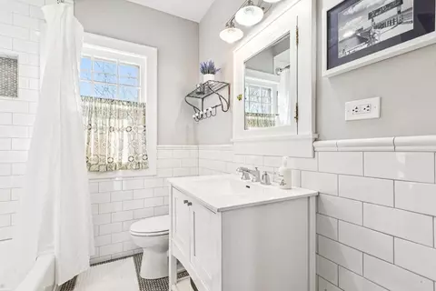 Bath - 1115 Colfax St, Evanston, IL 60201 photo 3 of 8