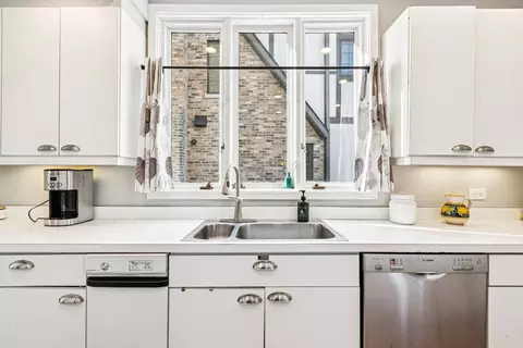 Kitchen - 1115 Colfax St, Evanston, IL 60201 photo 3 of 4