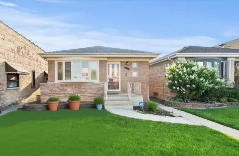 2834 N Narragansett Ave, Chicago, IL 60634