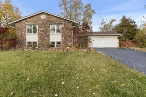 9 Marquette Ct, Bolingbrook, IL 60440