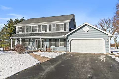 716 Surrey Ln, Sleepy Hollow, IL 60118