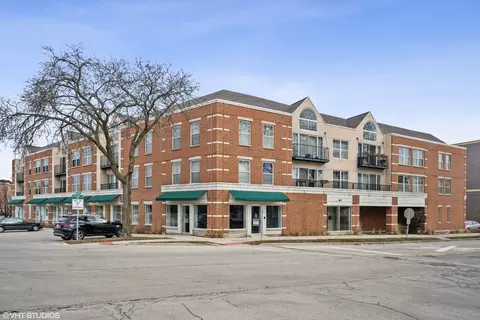 1800 Dewes St #307, Glenview, IL 60025